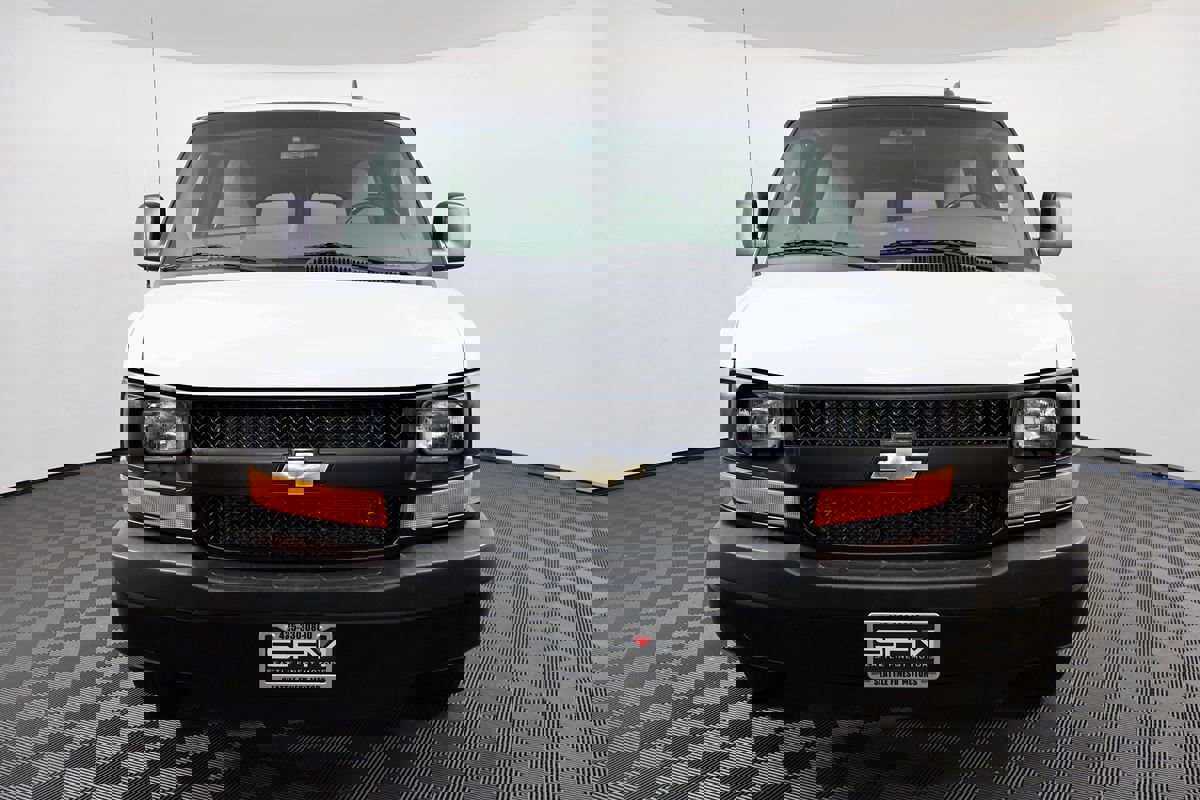 Used 2016 Chevrolet Express 2500 LS RWD image 4