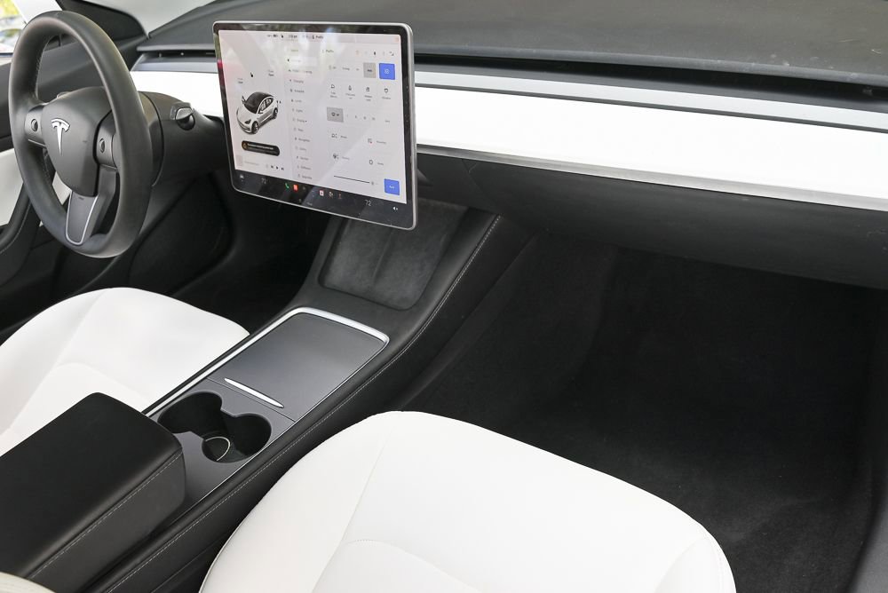 Used 2022 Tesla Model 3 Standard Range image 18