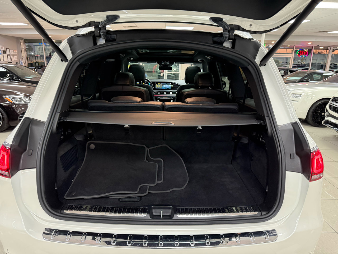 Used 2022 Mercedes-Benz GLS 450 4MATIC image 32