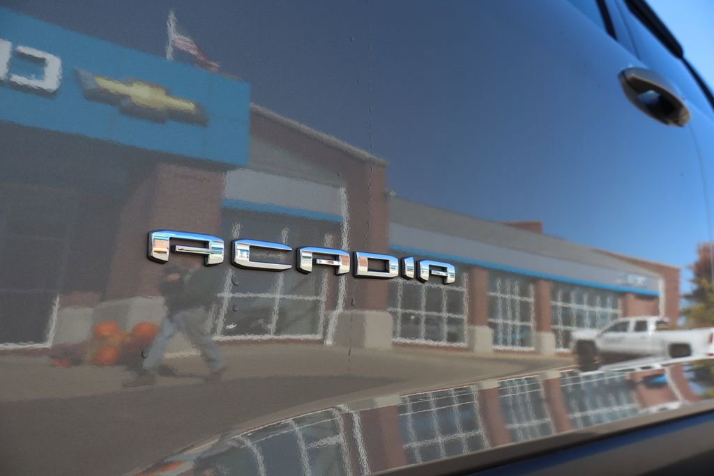 Used 2023 GMC Acadia SLE w/ Driver Convenience Package image 9