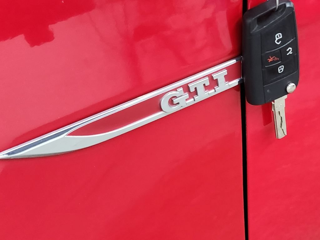 Used 2015 Volkswagen GTI S FWD image 36
