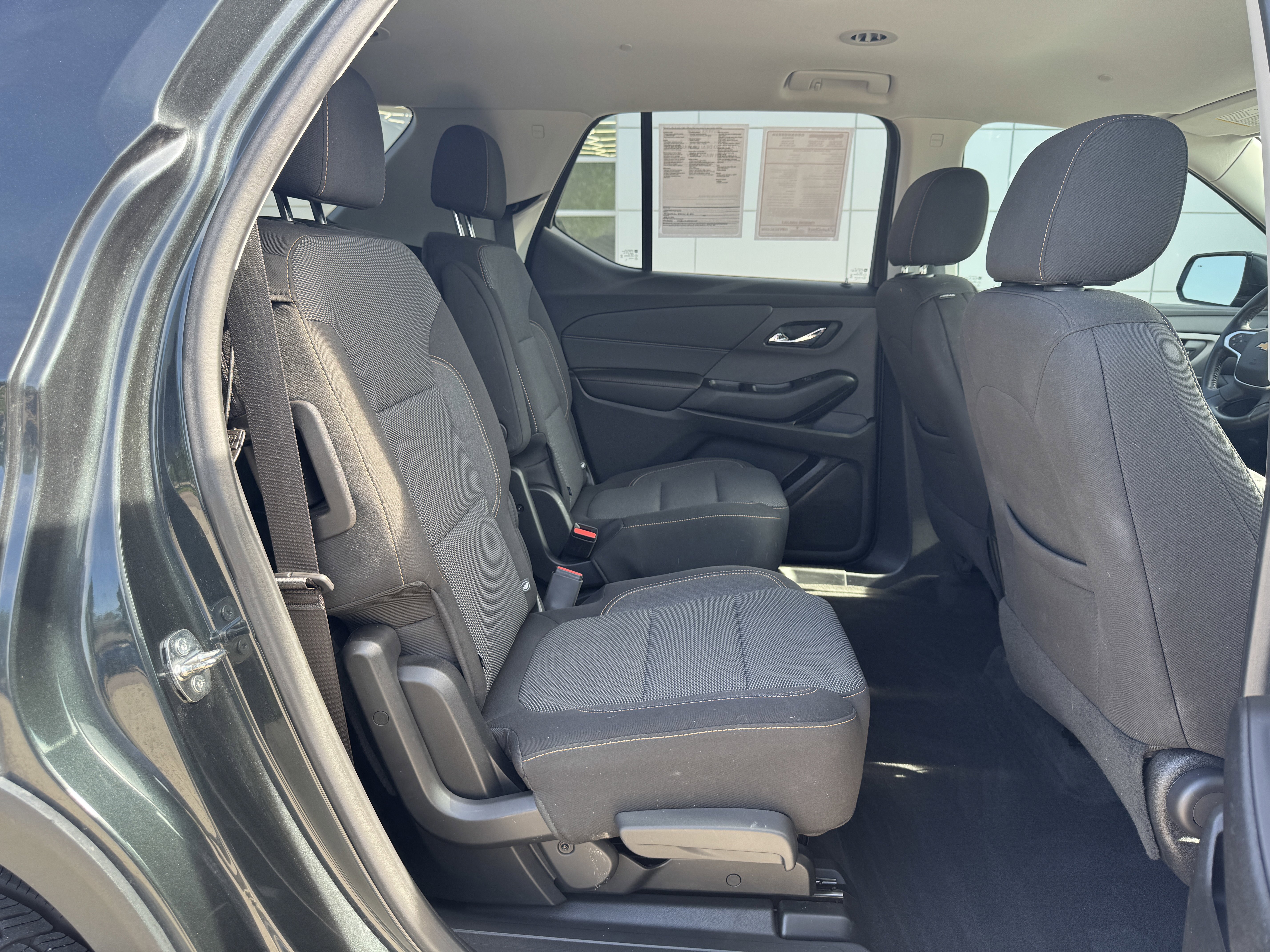 Used 2020 Chevrolet Traverse LT image 14