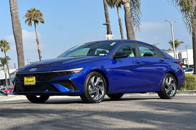 Used 2025 Hyundai Elantra Sport image 8