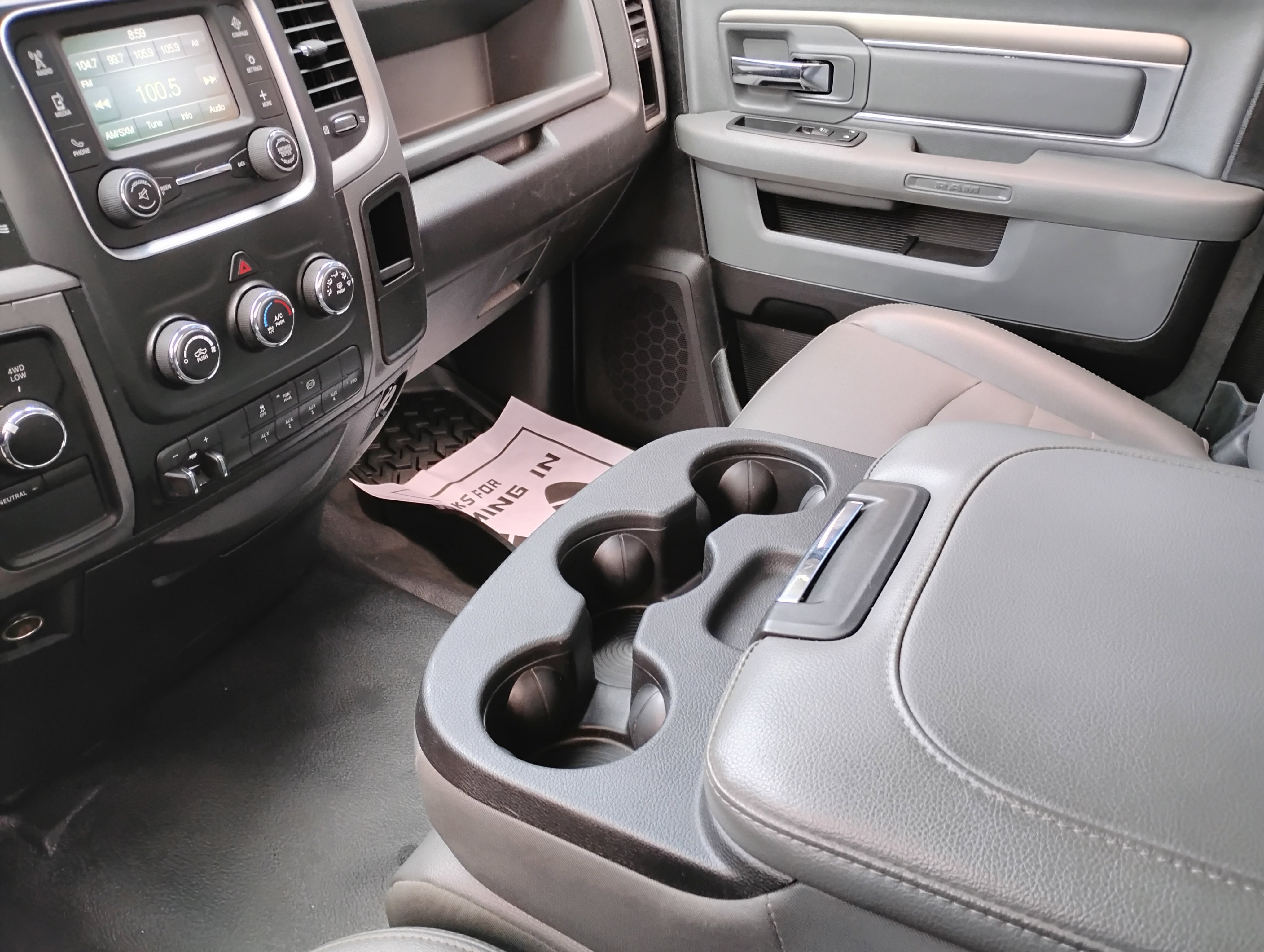 Used 2017 RAM 3500 Tradesman w/ Chrome Appearance Group image 11