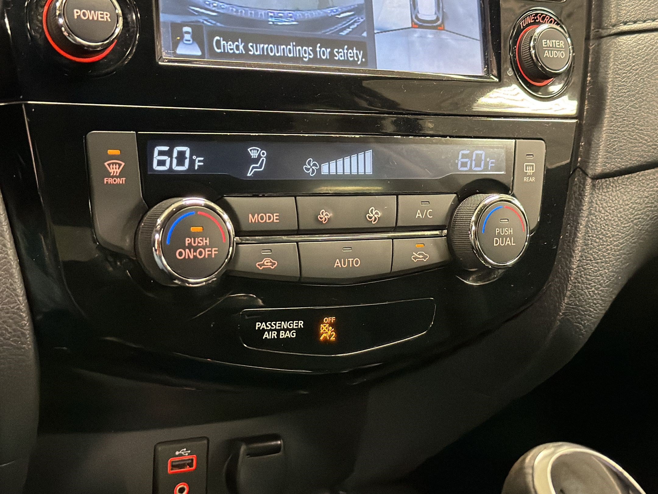 Used 2017 Nissan Rogue SV w/ SV Premium Package AWD/4WD image 17