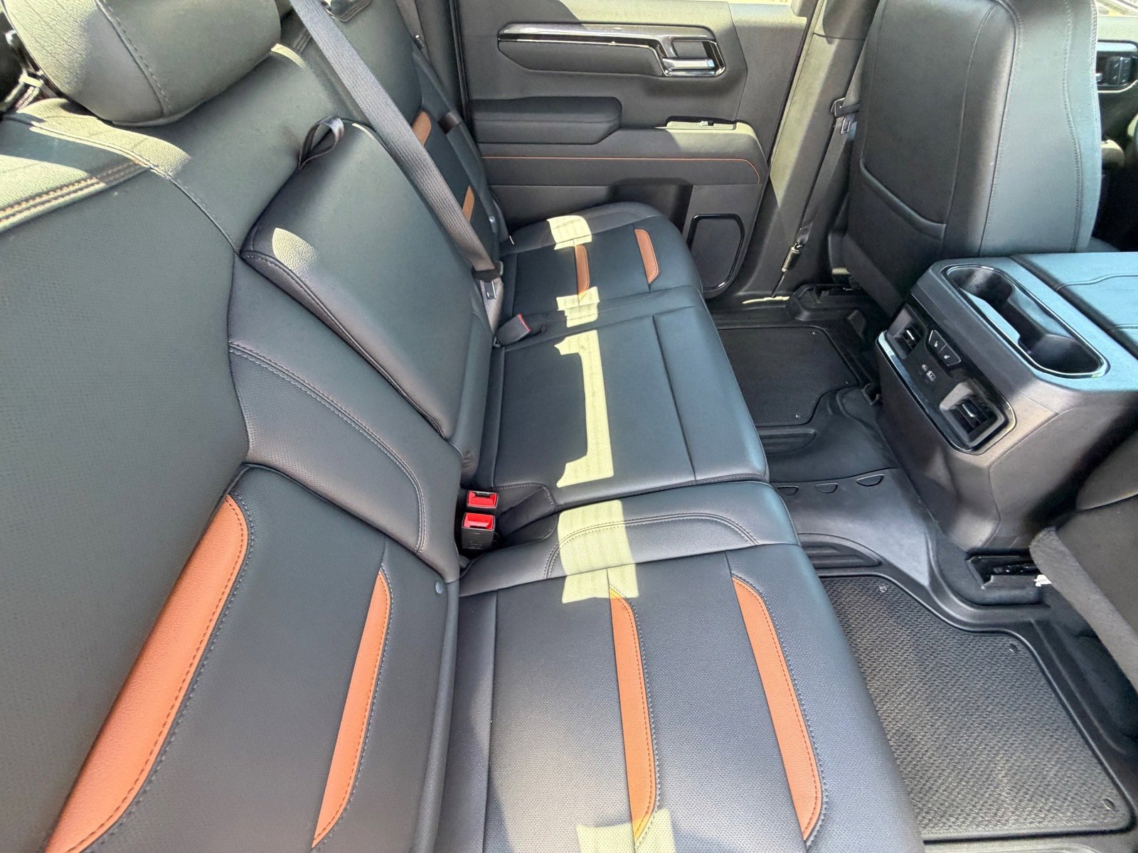 Used 2024 GMC Sierra 1500 AT4 w/ Technology Package image 12