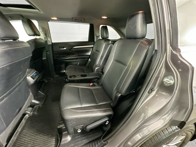 Used 2019 Toyota Highlander XLE AWD/4WD image 24