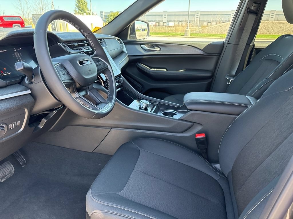 New 2026 Jeep Grand Cherokee Laredo X AWD/4WD image 7