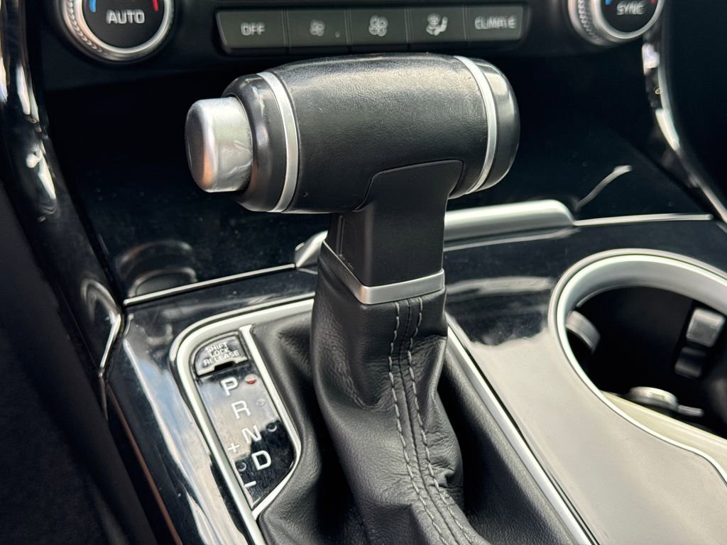 Used 2018 Kia Stinger Premium RWD image 31