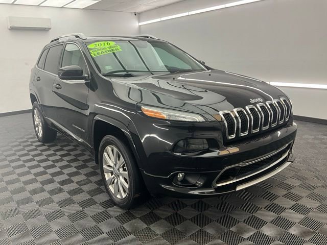Used 2016 Jeep Cherokee Overland AWD/4WD image 3