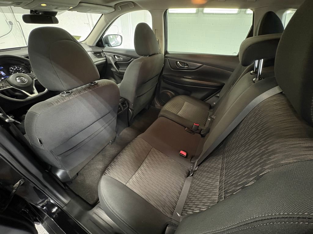 Used 2020 Nissan Rogue SV image 23