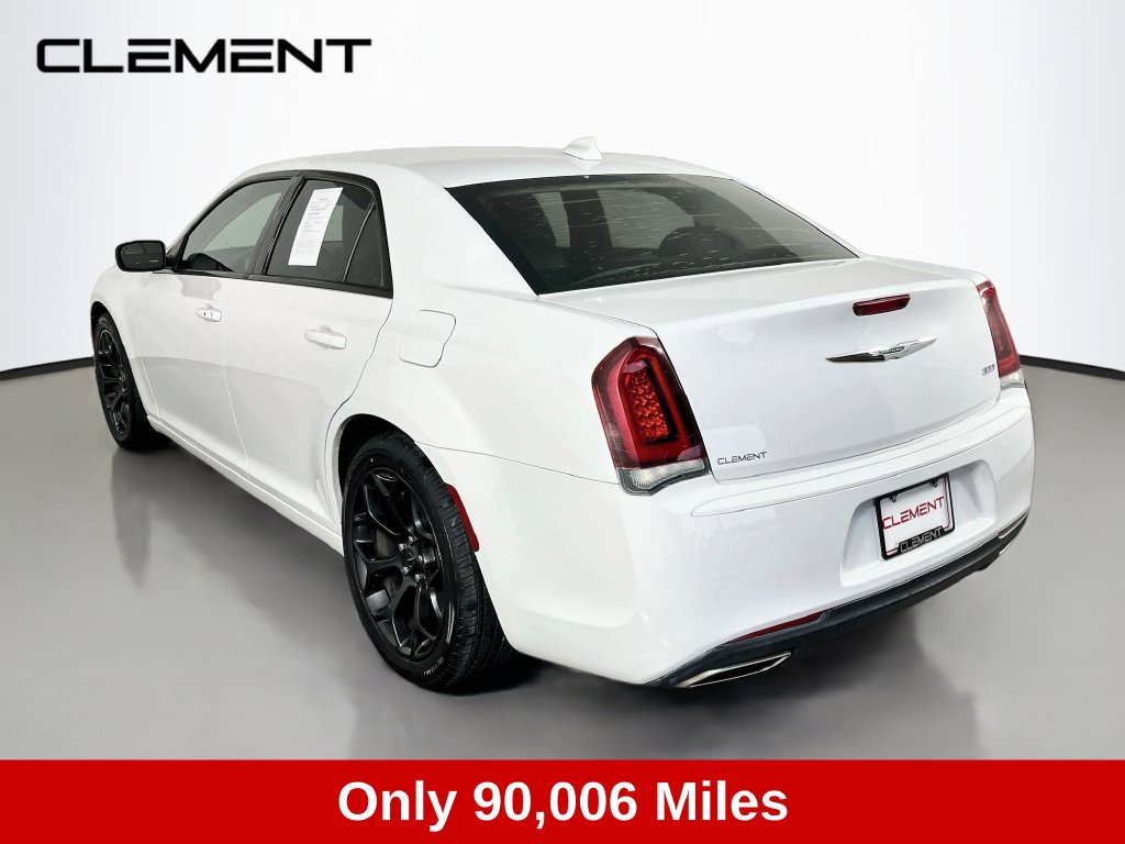 Used 2019 Chrysler 300 Touring w/ Sport Appearance Package RWD image 9