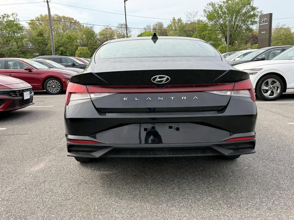 Used 2023 Hyundai Elantra SEL FWD image 6