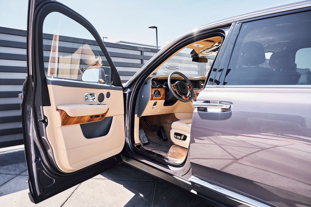 Used 2020 Rolls-Royce Cullinan AWD/4WD image 25