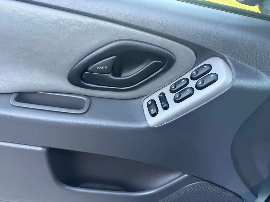 Used 2006 Ford Escape 4WD Hybrid image 23