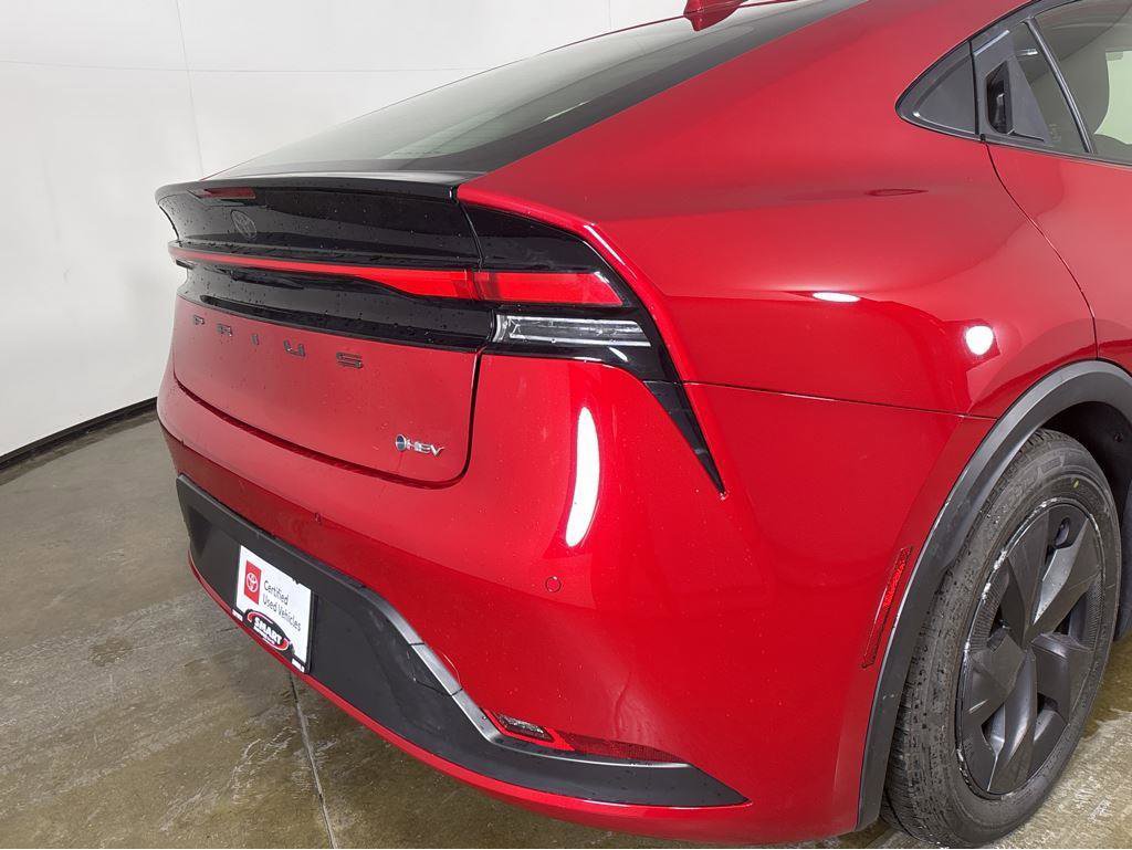 Used 2023 Toyota Prius LE image 16