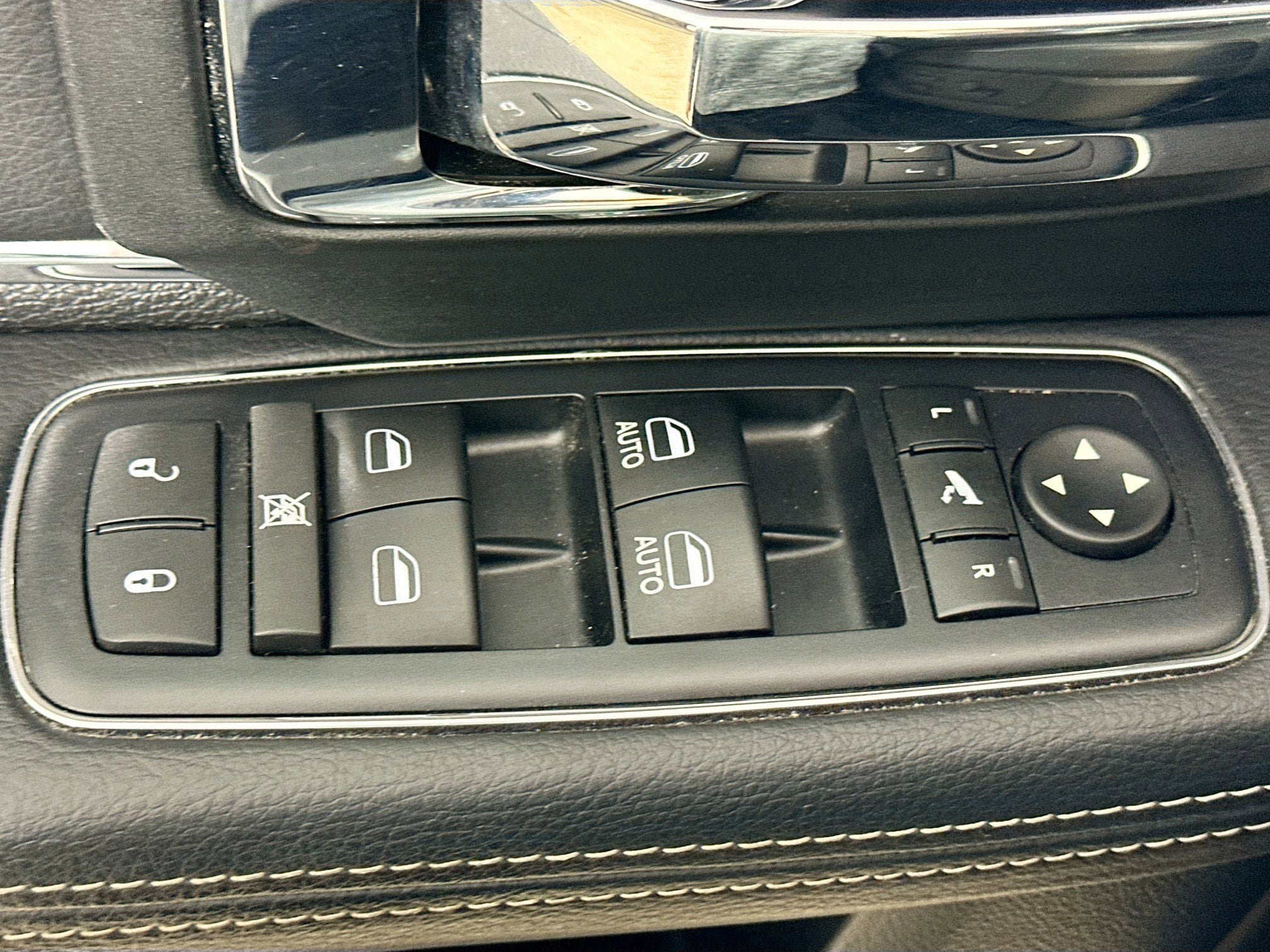 Used 2016 RAM 1500 Laramie w/ Convenience Group AWD/4WD image 23
