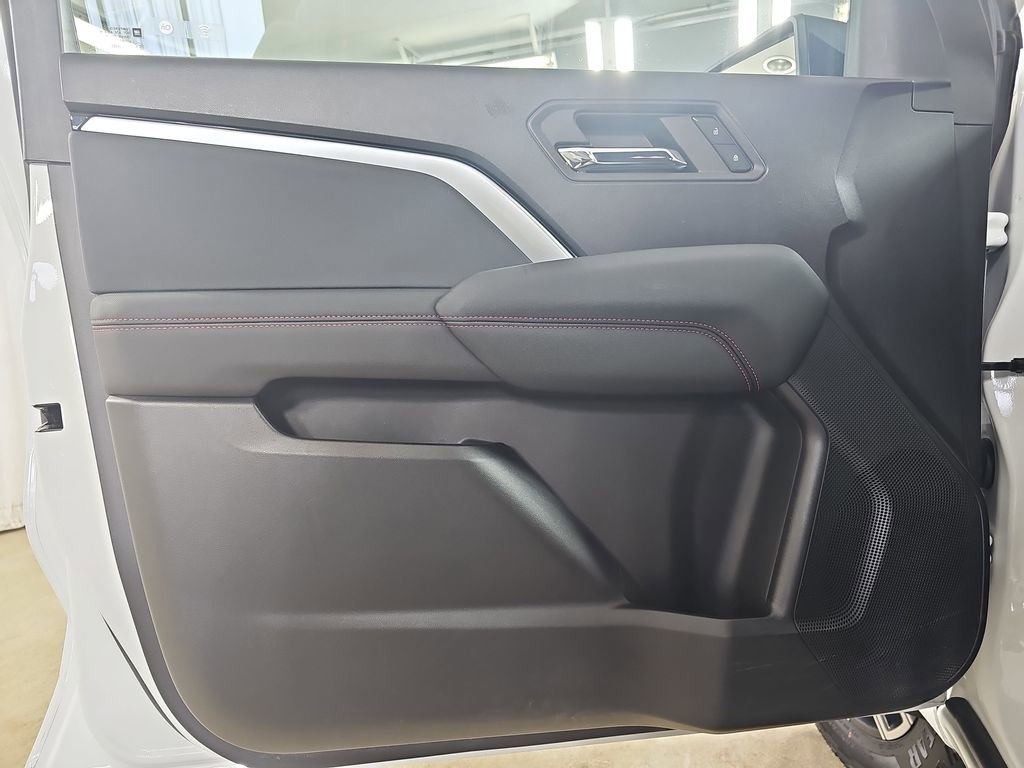 Certified 2023 Chevrolet Colorado Z71 w/ Z71 Convenience Package 2 image 30