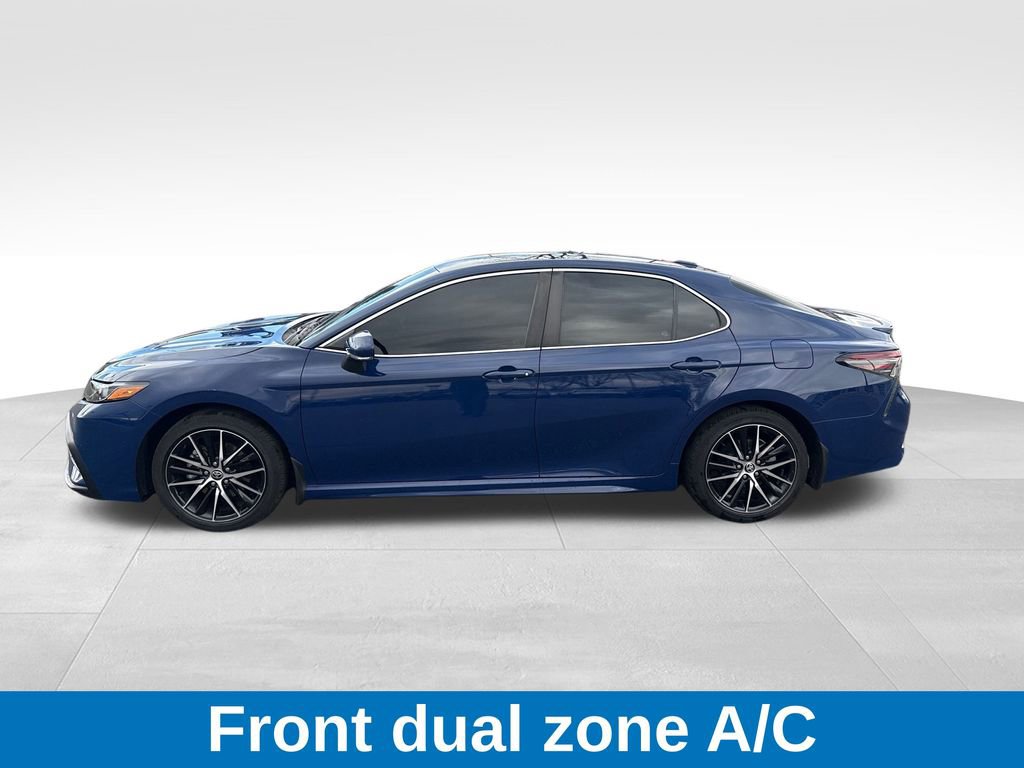 Used 2024 Toyota Camry SE image 3