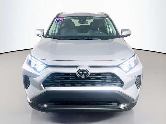 Used 2025 Toyota RAV4 XLE w/ Convenience Package FWD image 3
