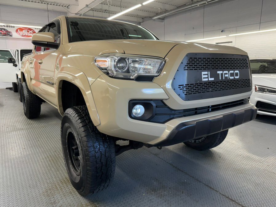 Used 2017 Toyota Tacoma SR5 w/ Tow Package AWD/4WD image 4