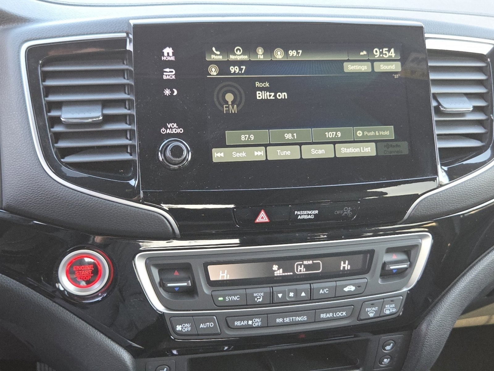 Certified 2022 Honda Passport Elite image 35