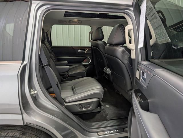 Used 2025 INFINITI QX80 Sensory image 30