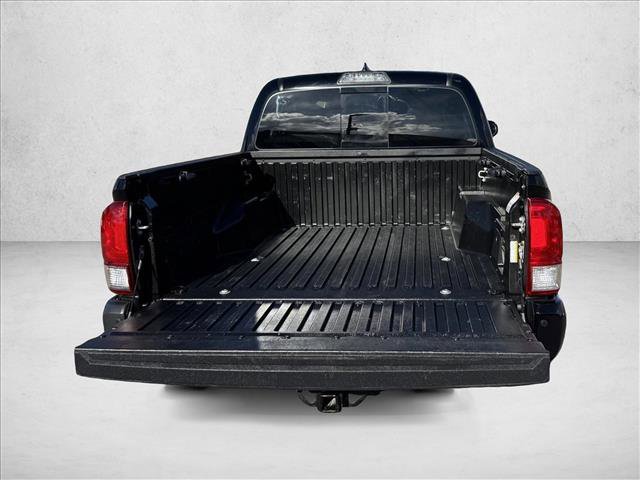 Used 2017 Toyota Tacoma TRD Off-Road w/ Premium & Technology Package image 7