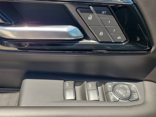 Used 2025 Chevrolet Suburban High Country AWD/4WD image 21