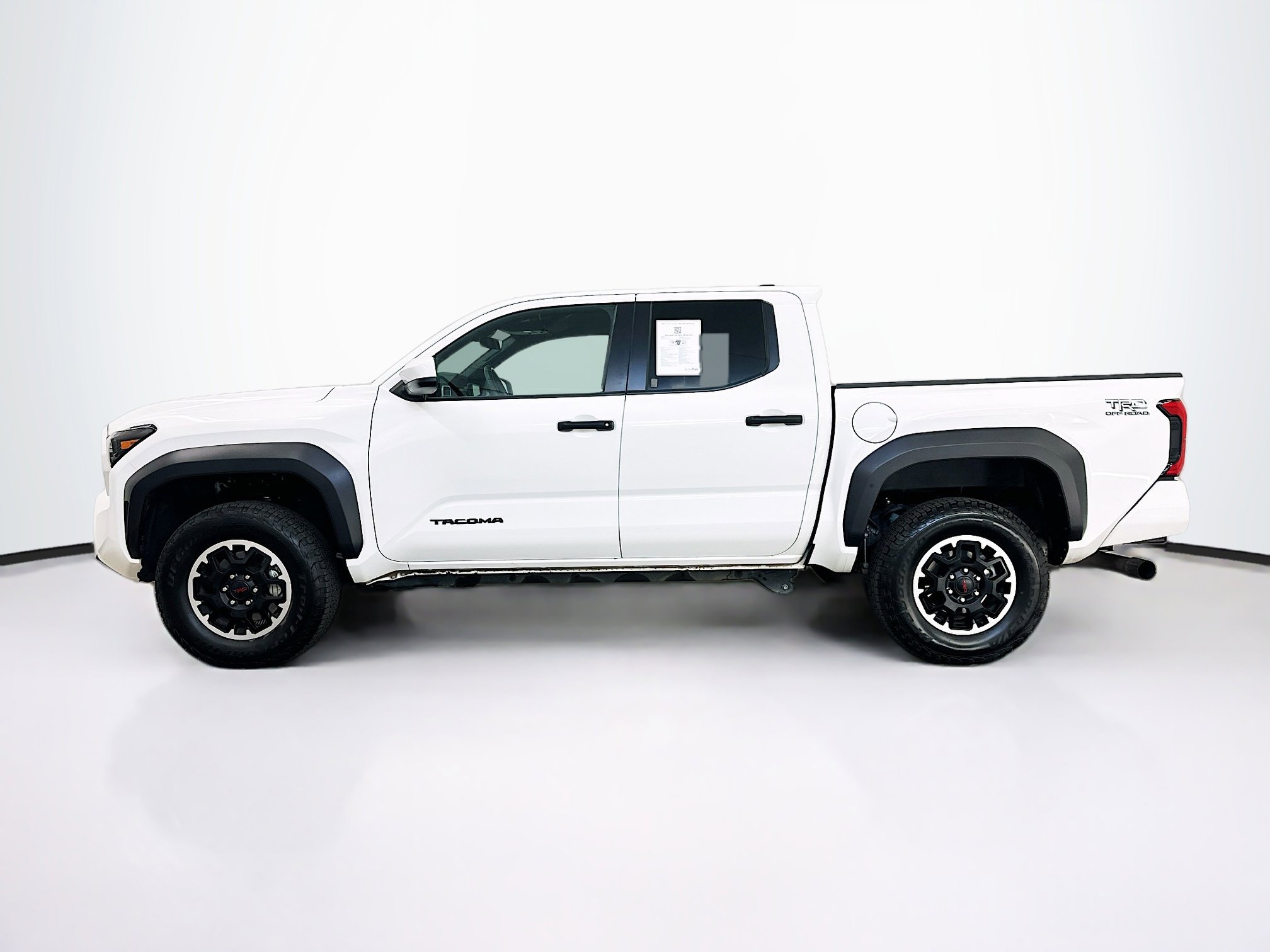 Used 2025 Toyota Tacoma TRD Off-Road image 4