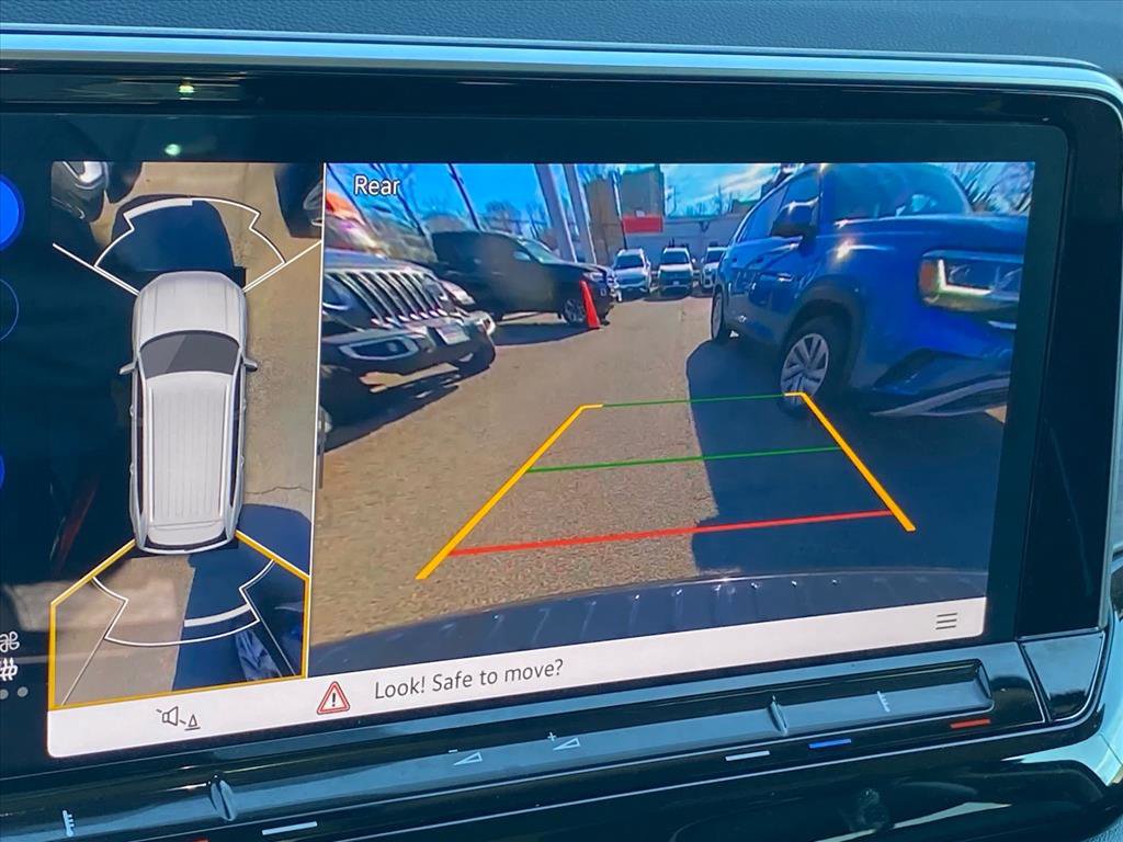 Certified 2024 Volkswagen Atlas SEL Premium R-Line image 19