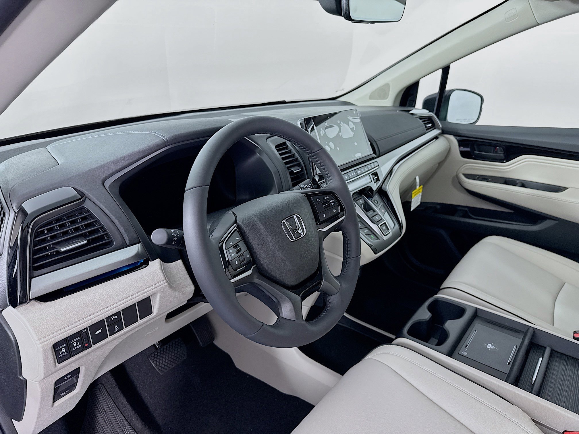 New 2026 Honda Odyssey Touring image 9