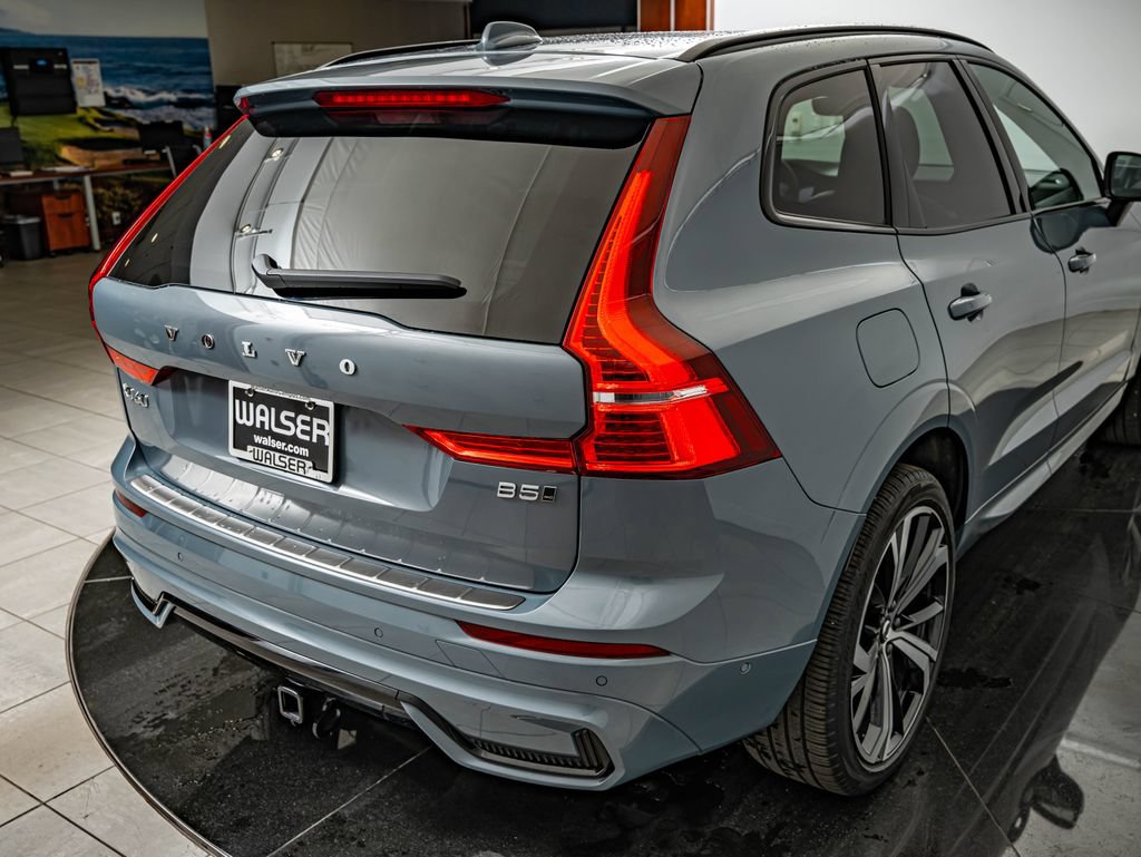 Used 2022 Volvo XC60 B5 R-Design w/ Advanced Package AWD/4WD image 16