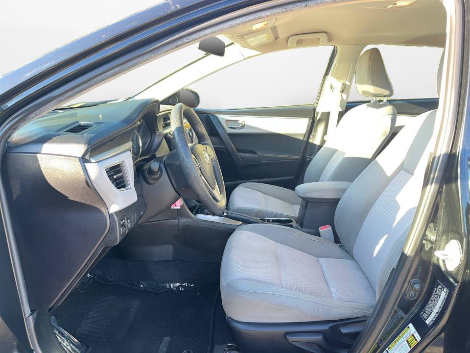 Used 2015 Toyota Corolla LE FWD image 9