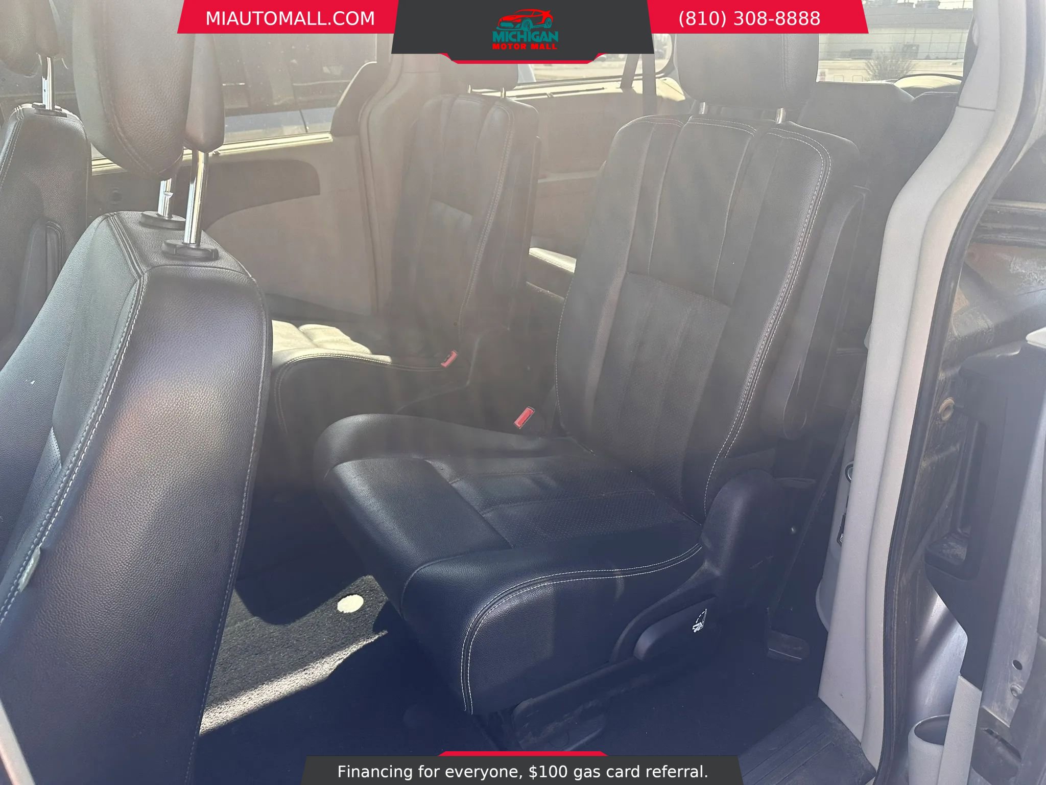 Used 2014 Chrysler Town & Country Touring-L w/ Driver Convenience Group image 23