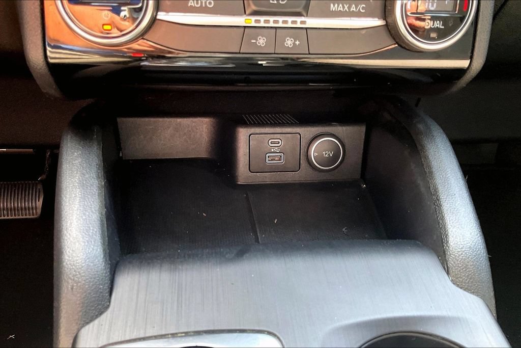 Used 2021 Ford Escape SE w/ Convenience Package FWD image 33