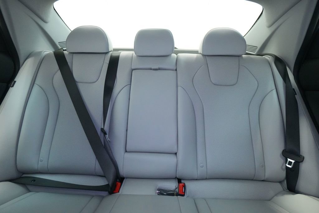 New 2026 Hyundai Elantra Limited image 18