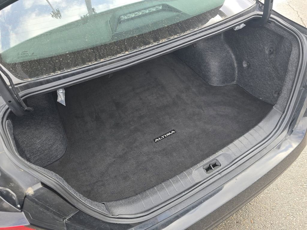 Used 2024 Nissan Altima 2.5 SV image 14