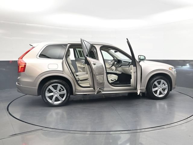 Used 2024 Volvo XC90 B5 Core AWD/4WD image 40