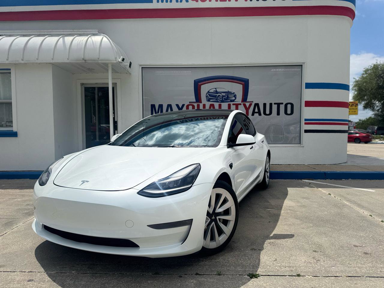 Used 2023 Tesla Model 3 Standard Range RWD image 2