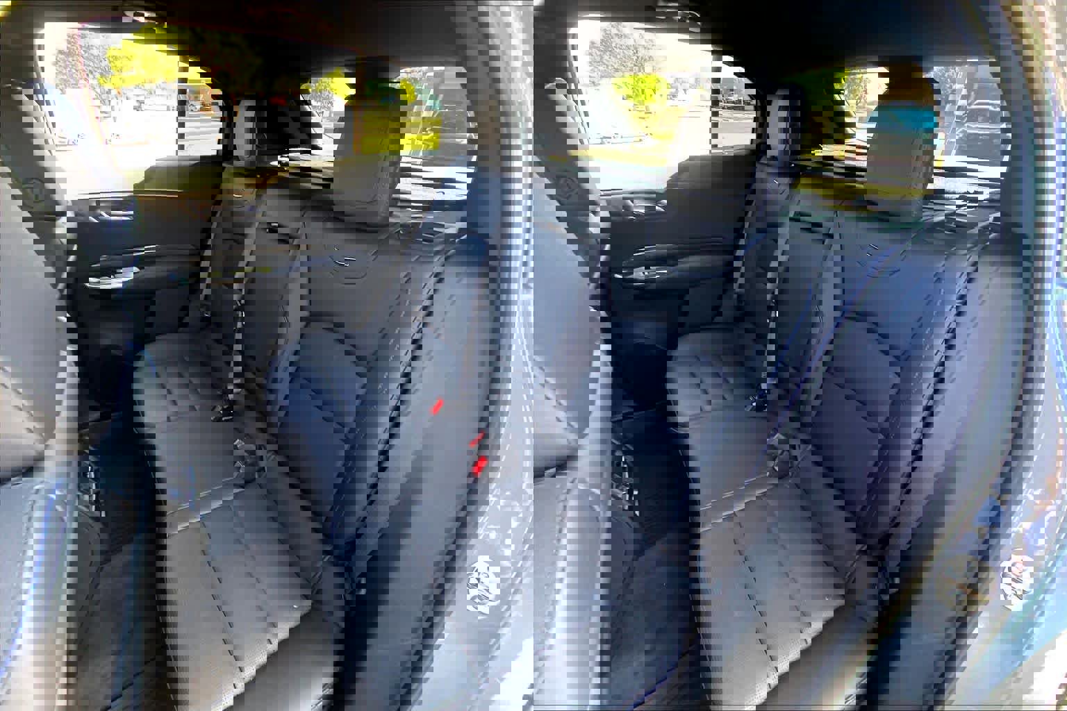 Used 2025 Cadillac XT4 Sport w/ LPO, Onyx Lite Package FWD image 21