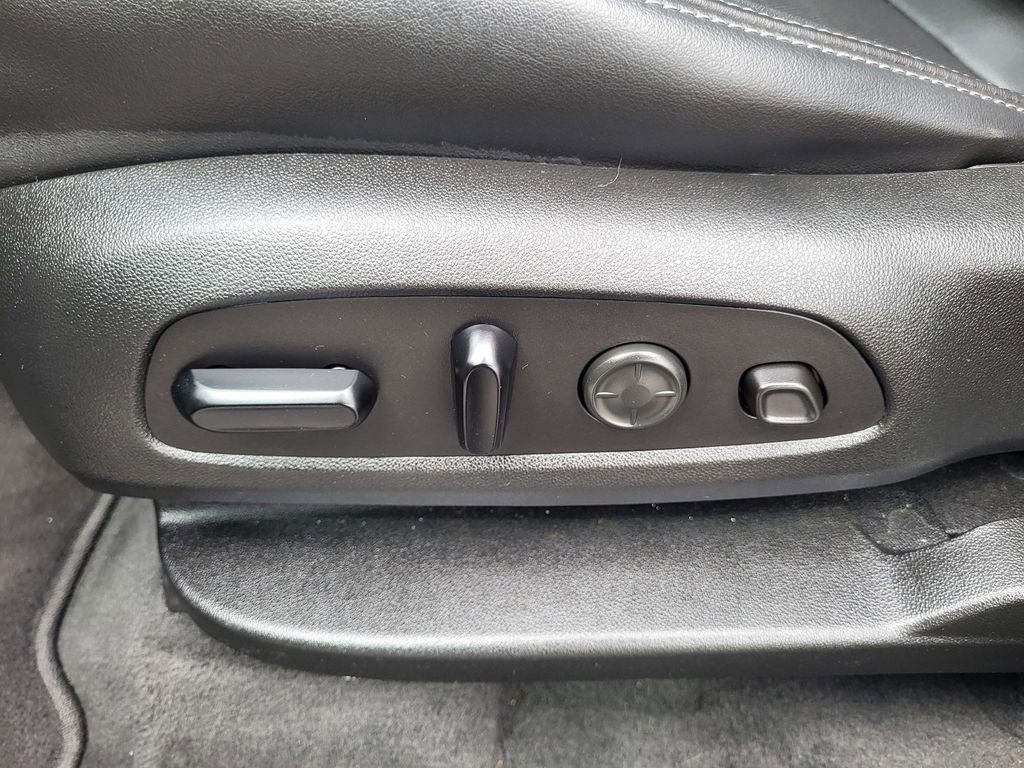 Used 2020 Buick Enclave Avenir w/ Avenir Technology Package AWD/4WD image 11