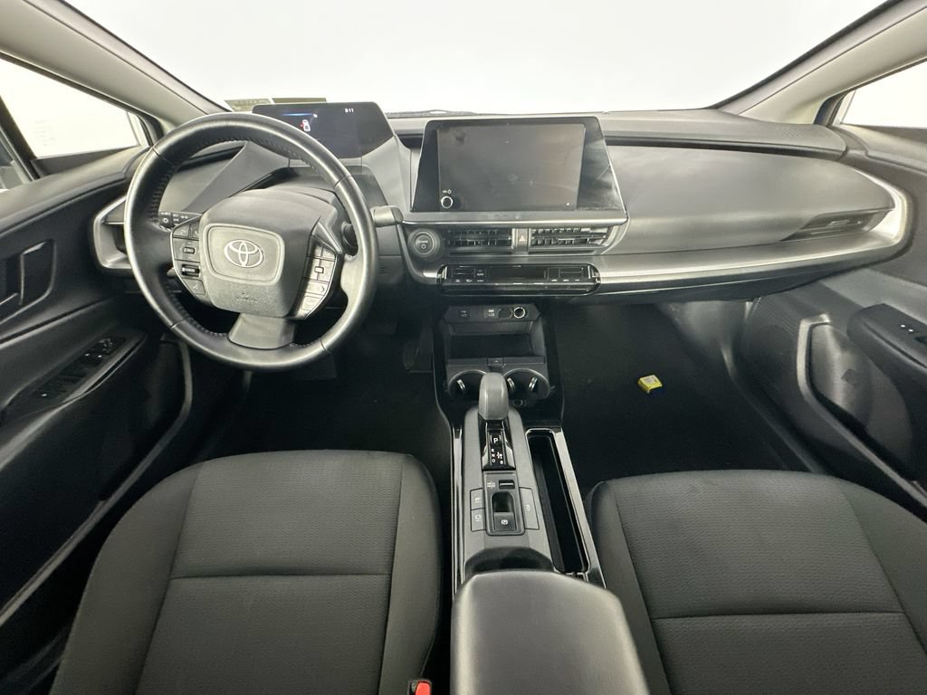 Used 2025 Toyota Prius LE FWD image 10