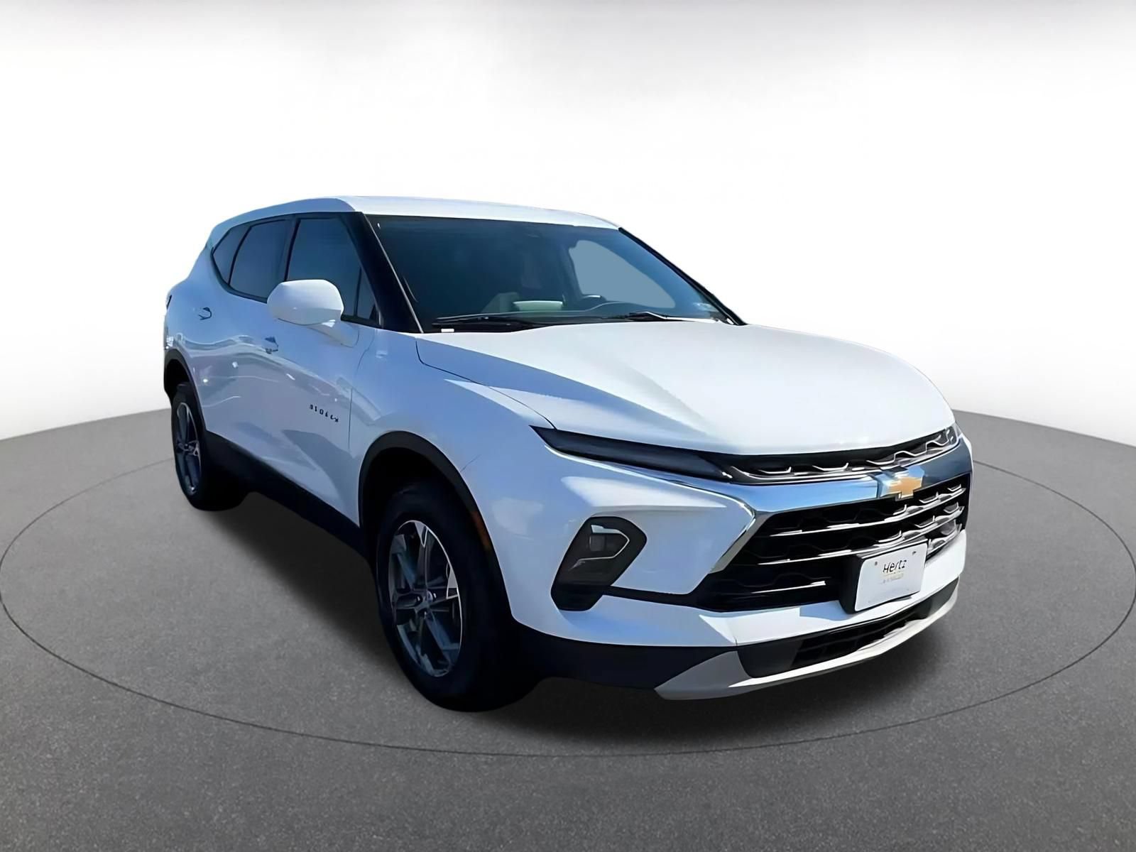 Used 2025 Chevrolet Blazer LT FWD image 3