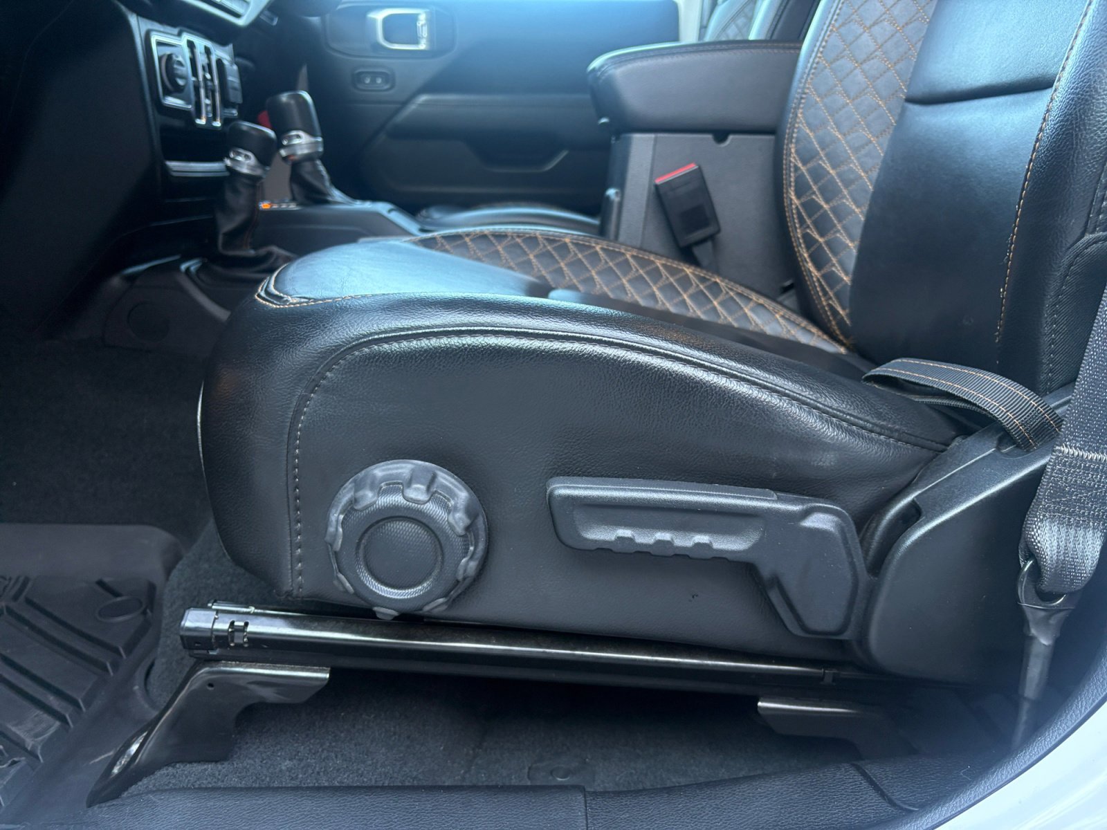 Used 2023 Jeep Gladiator Overland image 13