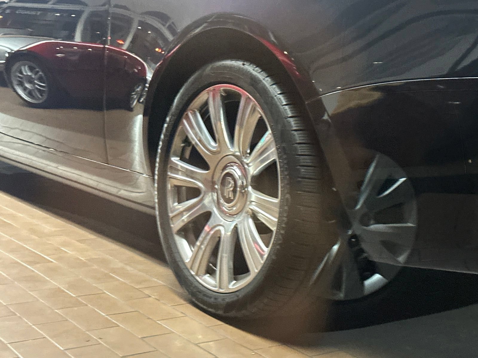 Used 2016 Rolls-Royce Dawn RWD image 6