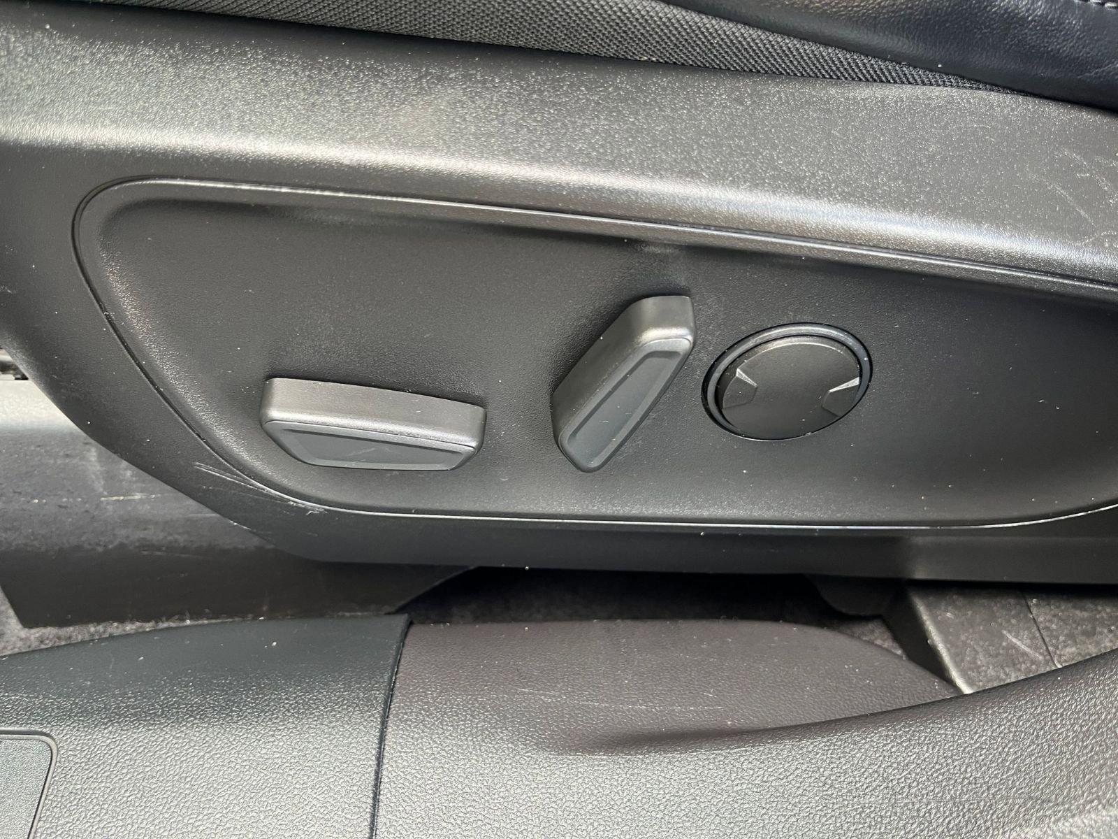 Used 2023 Ford Escape ST-Line image 23