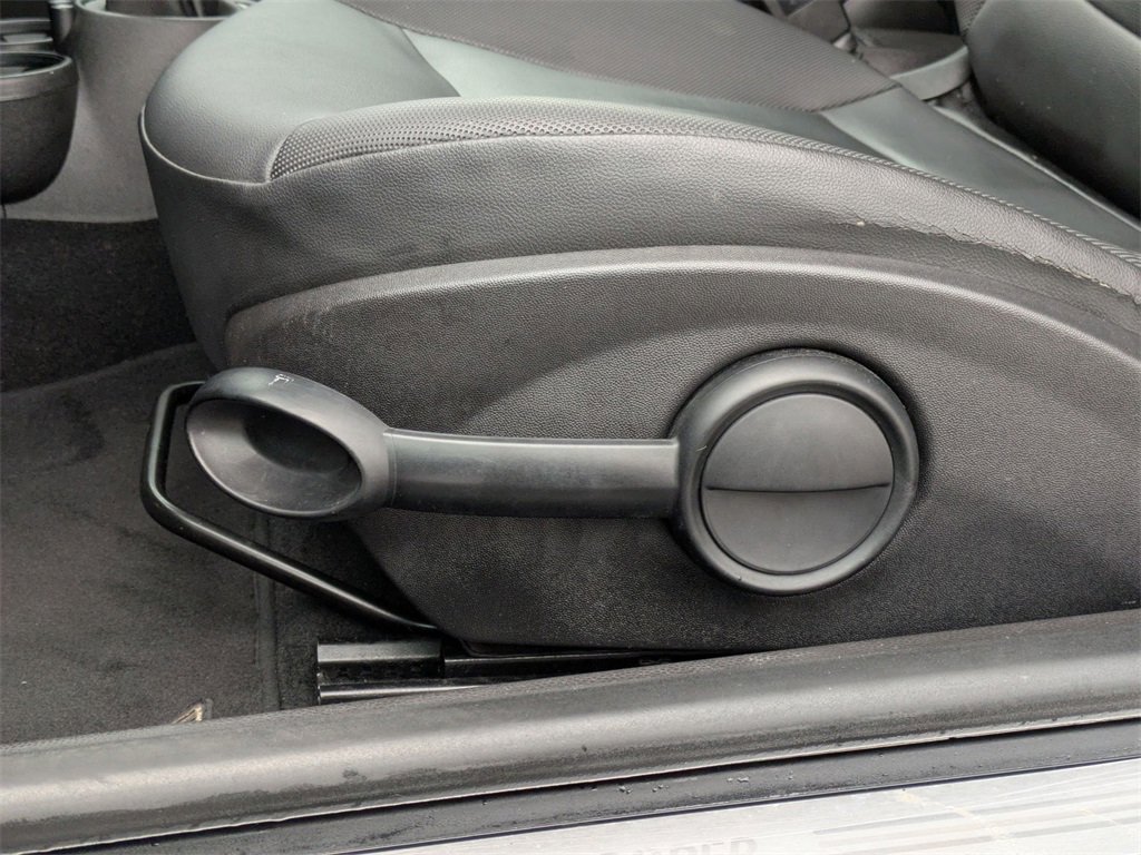 Used 2011 MINI Cooper Hardtop image 16