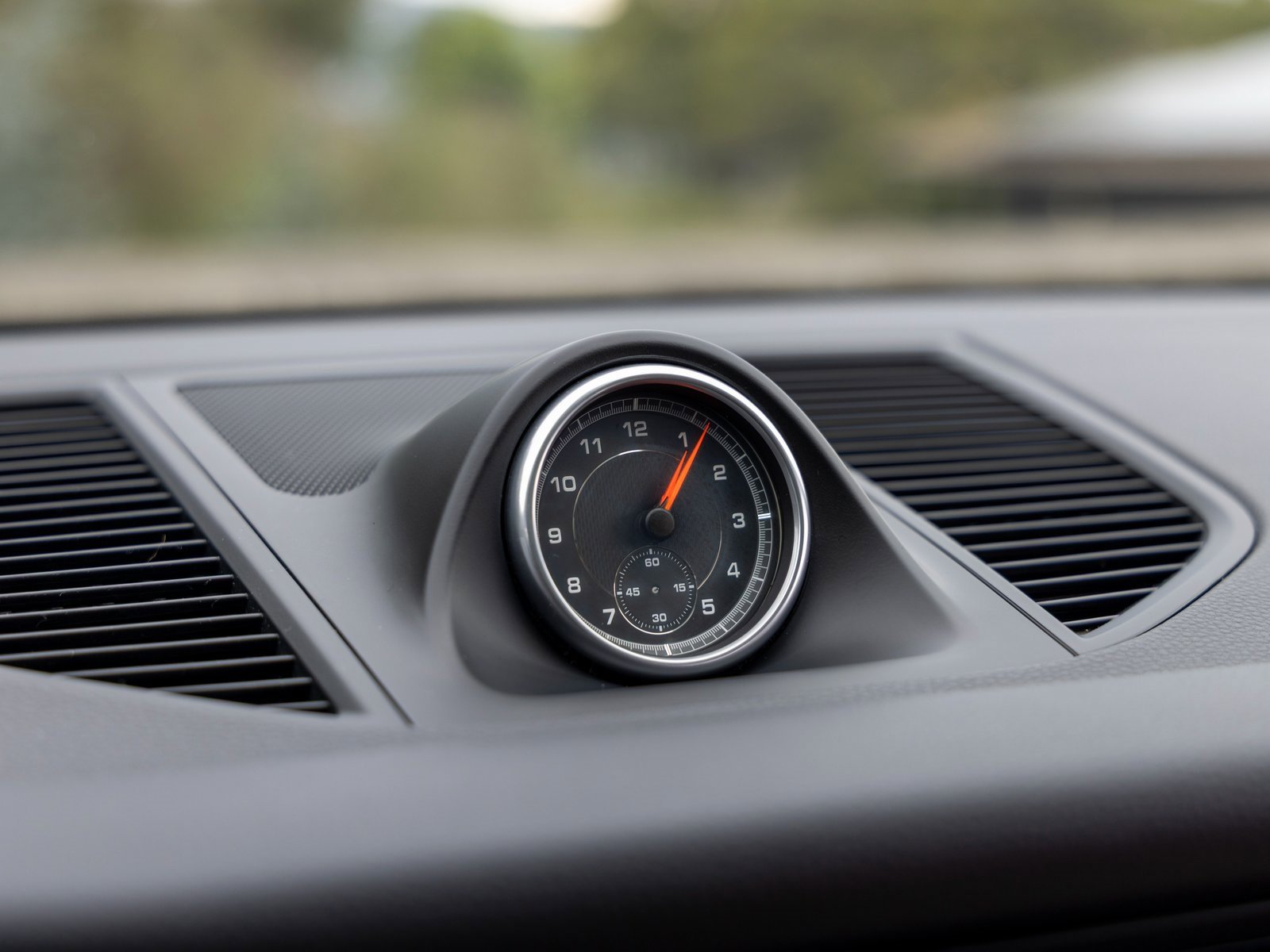 Used 2020 Porsche Macan image 33