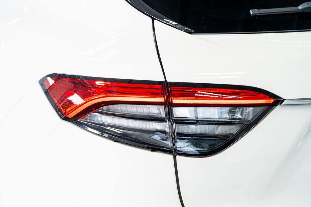 Used 2022 Maserati Levante Modena image 25